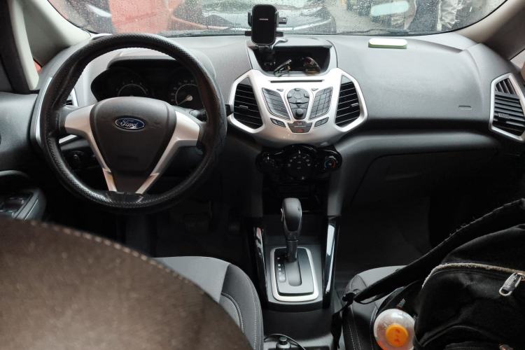 Used Ford EcoSport 2013 1.5L Automatic Fashion Model Center Console