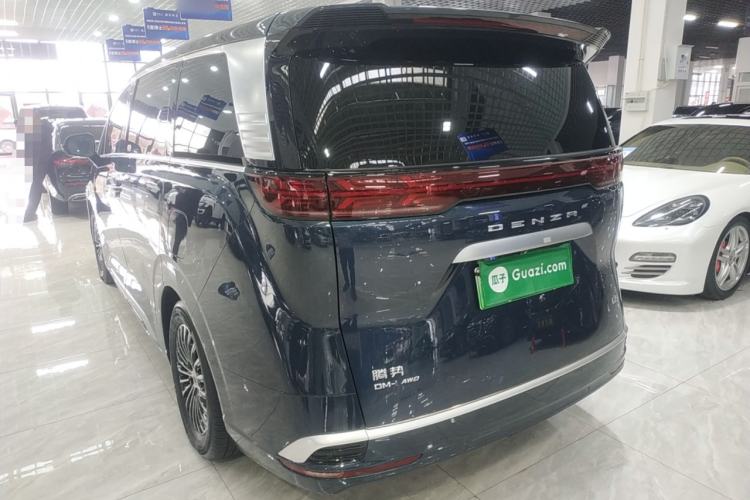 Used Denza D9 2022 DM-i 970 Four-Wheel Drive Prestige Model
