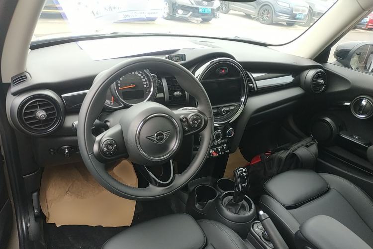Used MINI 2019 1.5T COOPER Classic Edition