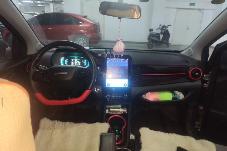 Used Chery QQ Little Ant 2022 Restyled Version Sweet Pink Edition Half-Sugar Version 3-Cell Lithium Battery 30kW 408km Range Center Console