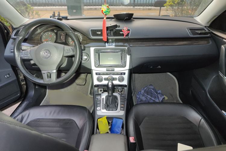 Used Volkswagen Magotan 2012 Facelift 1.8TSI Prestige Model Center Console