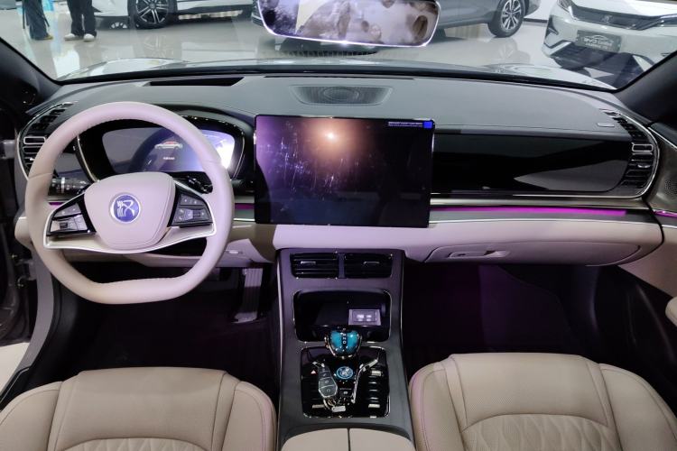 Used BYD Han 2025 DM-i Intelligent Driving Edition 125KM LiDAR Flagship Model
