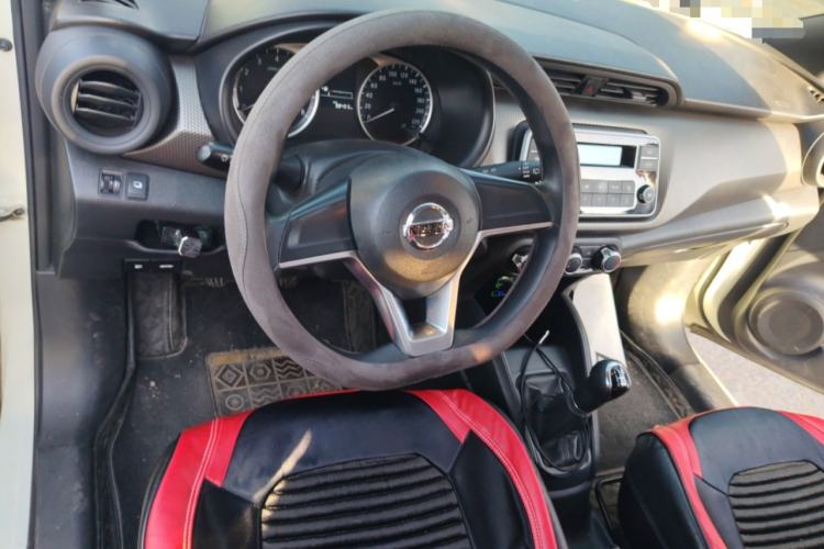 Used Nissan Kicks 2019 1.5L Manual Cool Edition Steering Wheel