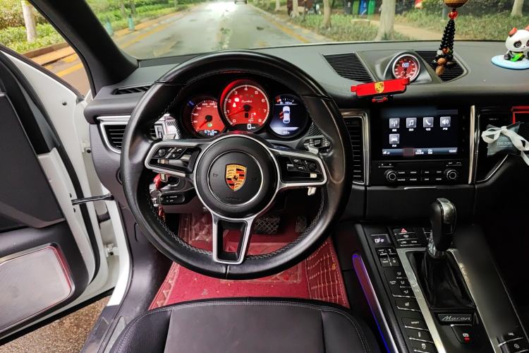 Used Porsche Macan 2017 Macan 2.0T Steering Wheel