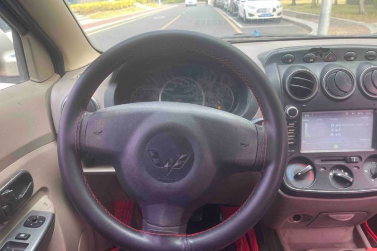 Used Wuling Hongguang 2010 1.2L Comfort Edition China IV Interior 2