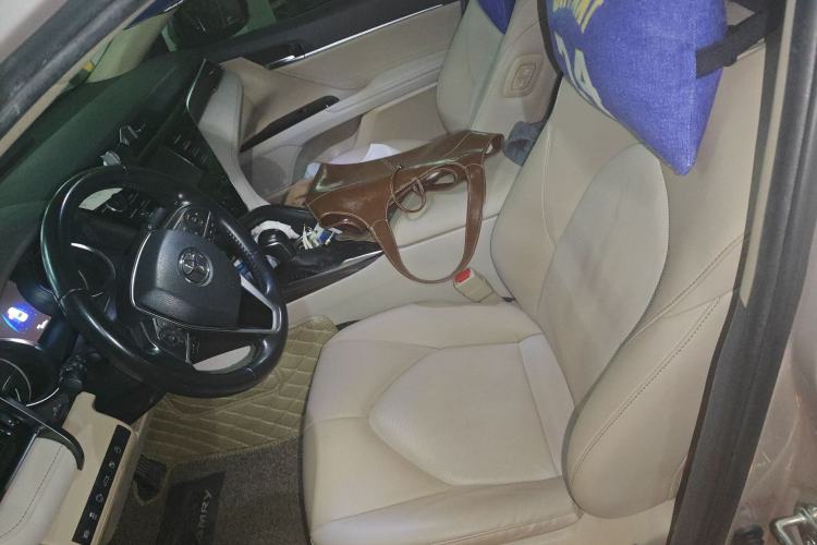 Used Toyota Camry 2018 2.0G Luxury Edition
