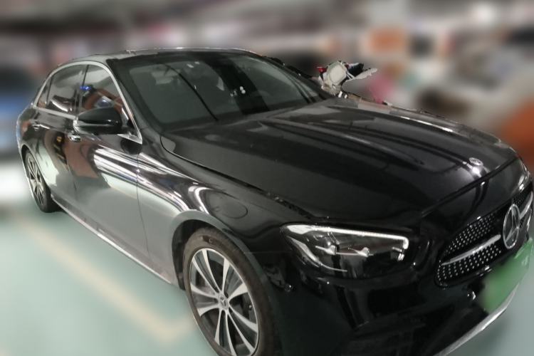 Used Mercedes-Benz E-Class New Energy 2022 Second Facelift E 350 e L Plug-in Hybrid Sports Sedan Front Right 45 Deg