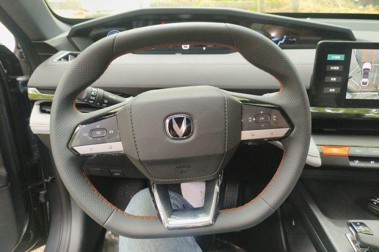 Used CHANGAN UNI-V iDD 2024 Blue Whale Smart Electric iDD 136km ZhiKu Model Steering Wheel
