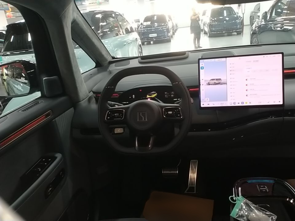 Zeekr MIX 2025 Intelligent Driving Version — снимка 13