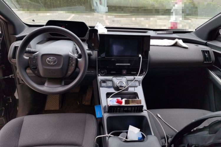 Used Toyota FAW bZ4X 2022 Two-Wheel-Drive Elite JOY Edition Center Console