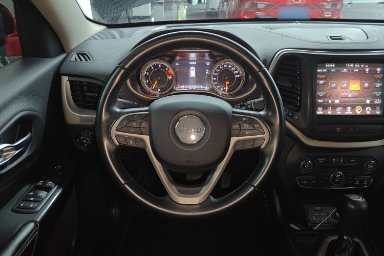 Used Jeep Cherokee 2017 2.0L Superior Edition
