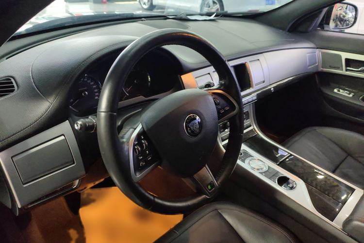 Used Jaguar XF 2015 XF 3.0 SC R-Sport Luxury Edition Interior 3