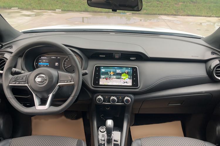 Used Nissan Kicks 2018 1.5L CVT Smart Connect Luxury Edition
