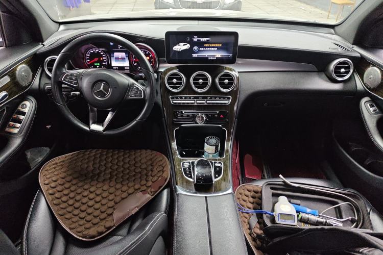 Used Mercedes-Benz GLC 2016 GLC 260 4MATIC Luxury Model Center Console