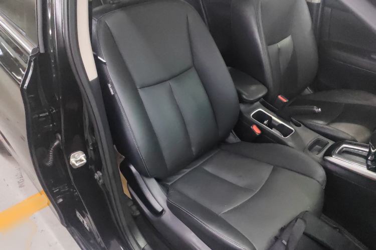 Used Nissan Sylphy 2019 1.6XV CVT Smart Connect Luxury Edition China VI Standard Right Front Seat