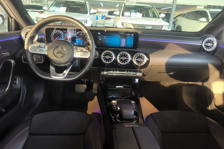 Used Mercedes-Benz A-Class 2022 Revised Version A 200 L Sport Sedan Fashionable Style
