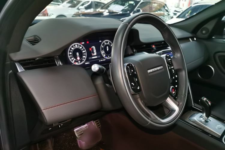 Used Land Rover Discovery Sport 2021 249 PS R-Dynamic S Performance Edition Center Console