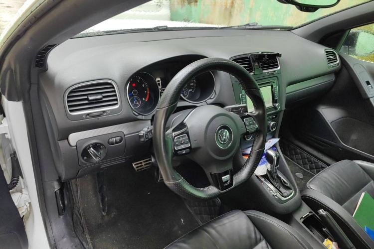 Used Volkswagen Golf 2013 2.0 TSI GTI Convertible Center Console