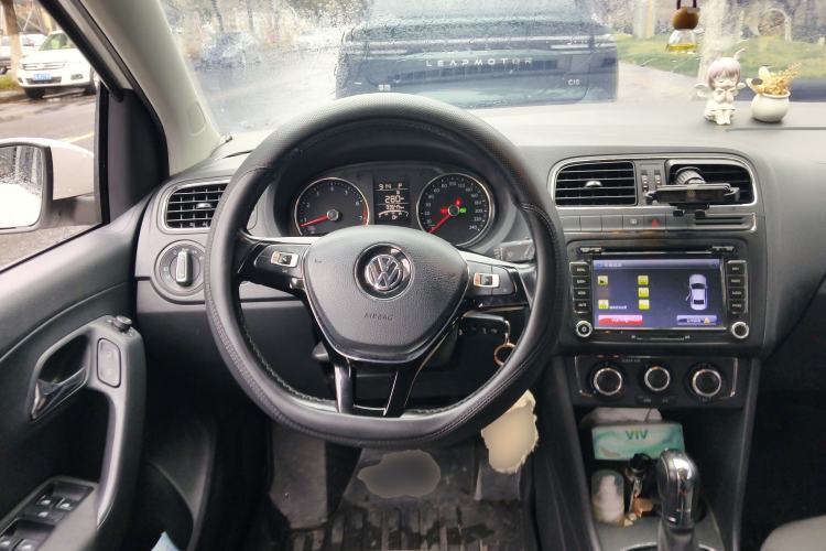 Used Volkswagen Polo 2016 1.6L Automatic Comfort Model