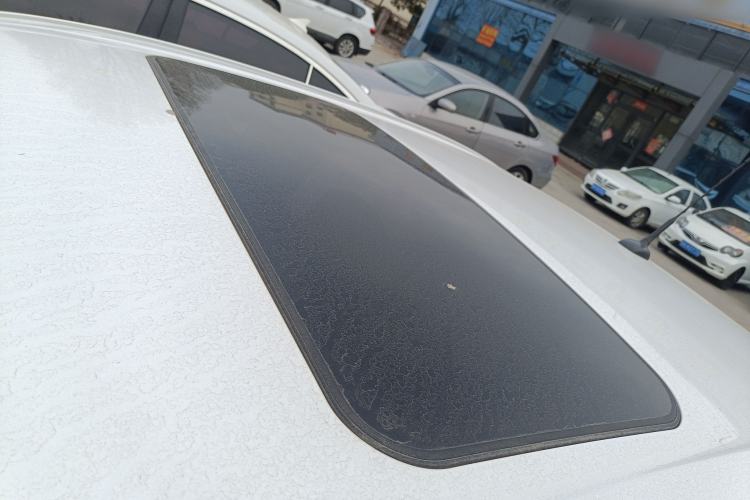 Used Chevrolet Aveo Sonic 2014 Sedan 1.4SL AT Stylish Sunroof Edition