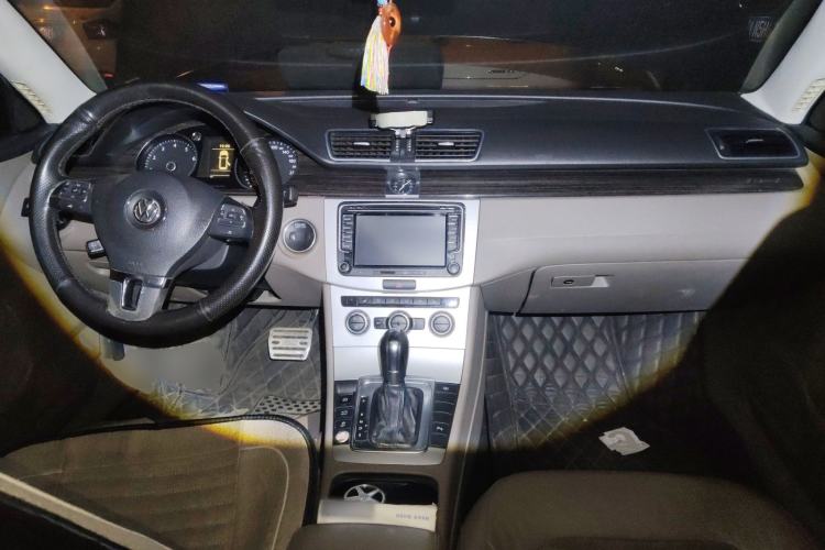 Used Volkswagen Magotan 2012 Facelift 2.0 TSI Prestige Model
