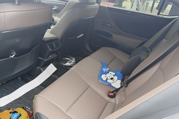 Used Lexus ES 2023 200 Excellence Edition
