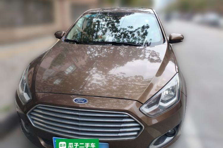 Used Ford Escort 2015 1.5L Manual Fashion Edition Front