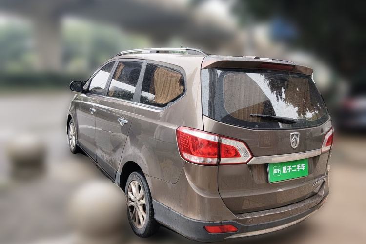Used Baojun 730 2014 1.5L manual luxury trim 7 seats