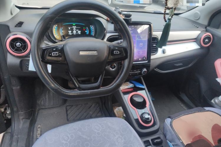 Used Chery QQ Little Ant 2022 Restyled Version Sweet Pink Edition Half-Sugar Version 30.6 kWh 30 kW 301 km Center Console