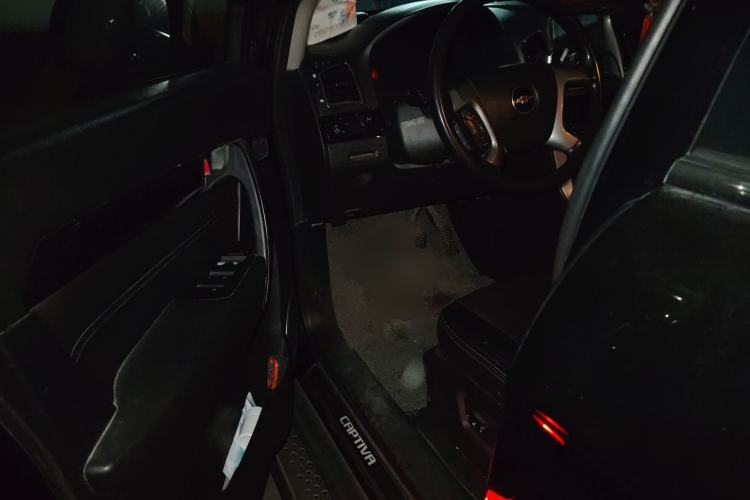 Used Chevrolet Captiva 2014 2.4L Two-Wheel Drive Urban Version 7 Seats Driver Seat