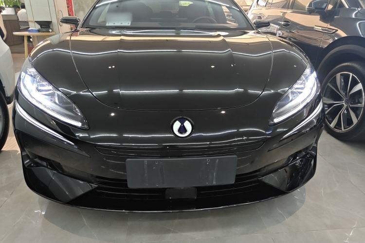 Used Denza Z9 2024 1100 km All-Wheel-Drive Ultra Version
