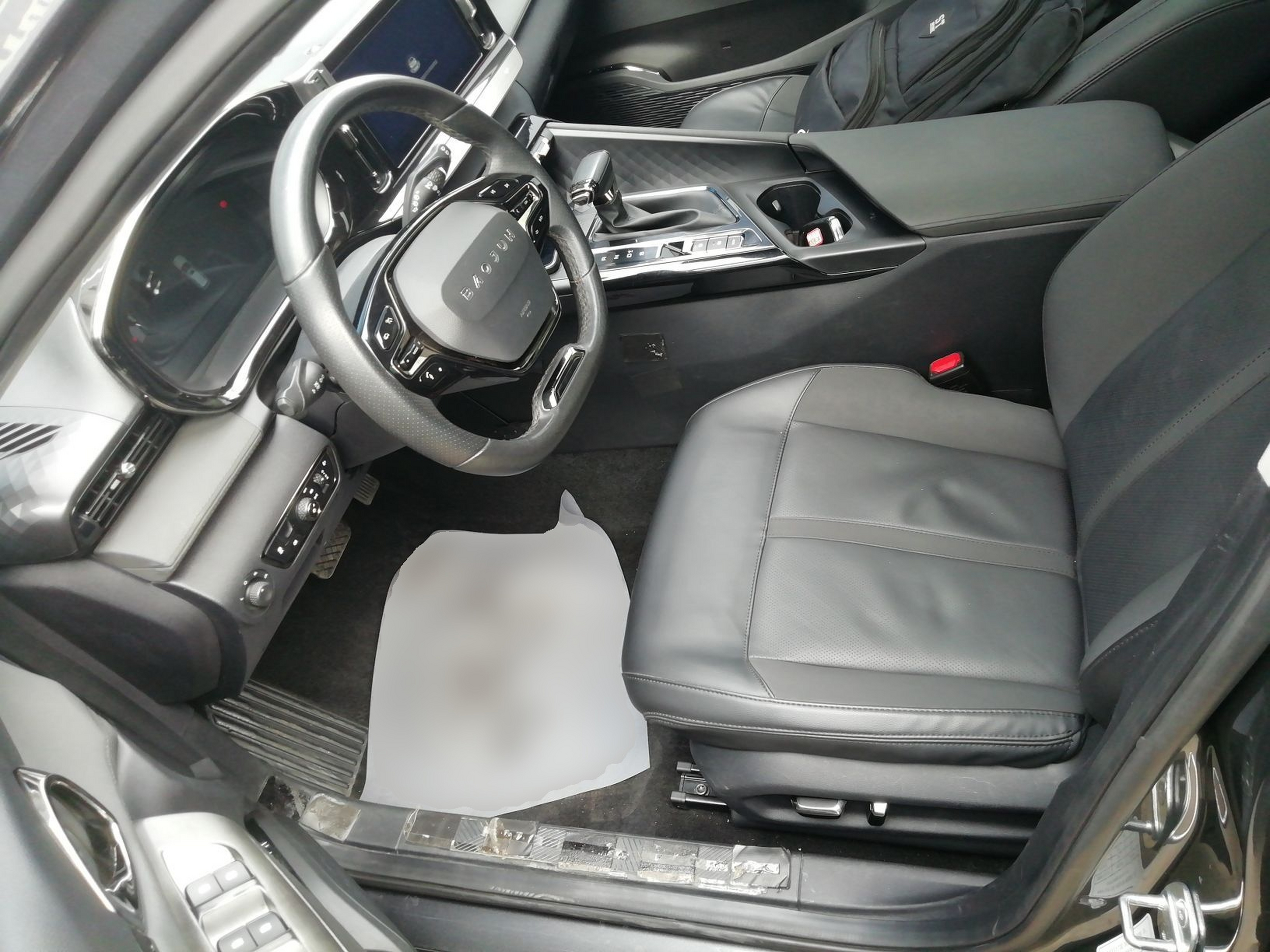 Переднее сиденье в автомобиле