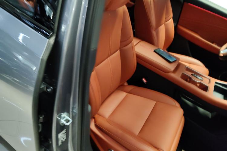 Used Hongqi HS6 PHEV 2026 220 All-Wheel Drive Smart Hybrid Version Right Front Seat