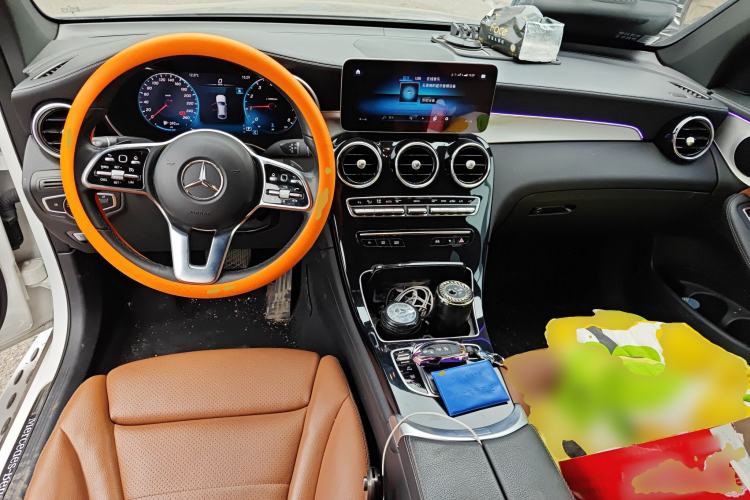 Used Mercedes-Benz GLC Coupe 2023 GLC 260 4MATIC Coupe SUV Center Console