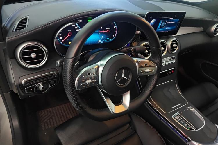 Used Mercedes-Benz C-Class 2019 C 260 Coupe Center Console