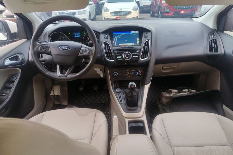 Used Ford Focus 2018 Sedan Classic 1.6L Manual Comfort Plus SmartDrive Edition Center Console