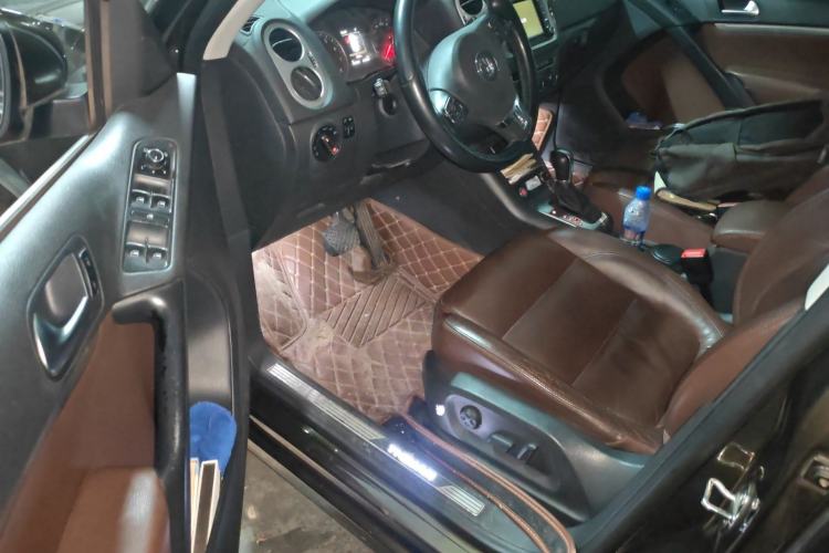 Used Volkswagen Tiguan 2015 1.8TSI Automatic Two-Wheel Drive Luxury Model Interior 3