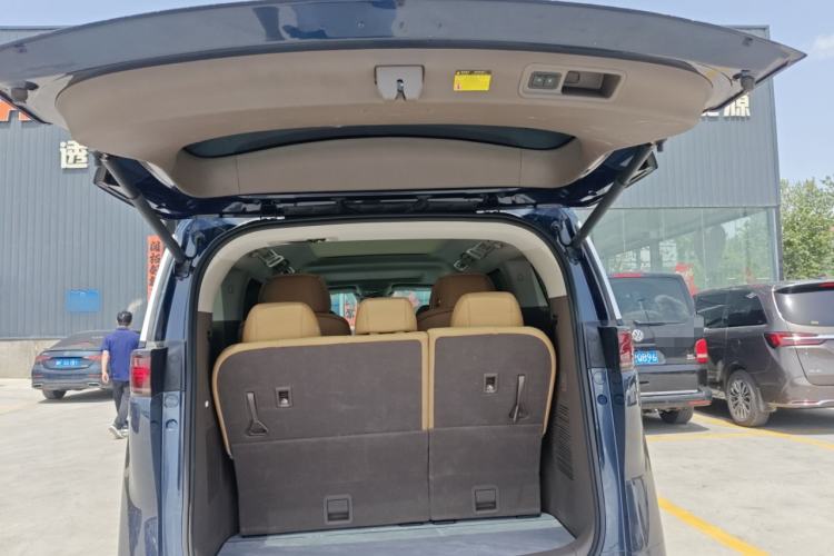 Used Denza D9 2022 DM-i 970 Four-Wheel Drive Prestige Model Trunk