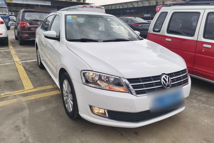Used Volkswagen Lavida 2013 Revised Version 1.4 TSI DSG Comfort Edition Front Right 45 Deg