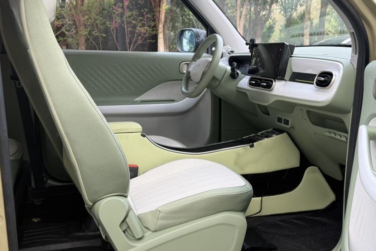 Used Geely Galaxy Panda 2025 210km Panda Rider Right Front Seat