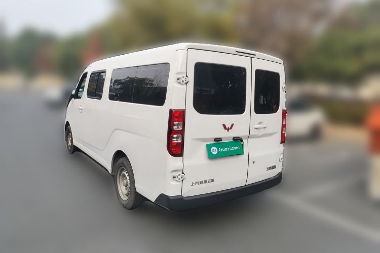 Used Wuling Yangguang 2024 300km Comfort-Grade Passenger Van 60kW
