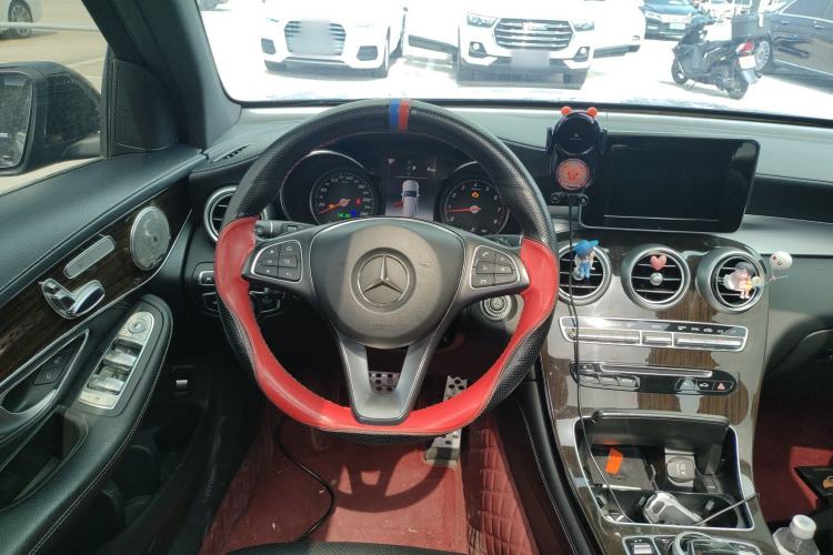 Used Mercedes-Benz GLC 2019 GLC 260 4MATIC Luxury Model Steering Wheel