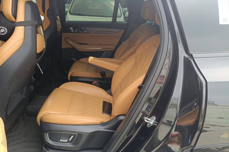 Used Lynk & Co 09 2021 2.0T Halo Six-Seater
