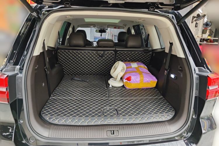 Used Roewe RX8 2019 30T Smart Connectivity Four-Wheel Drive Supreme Flagship Edition Trunk