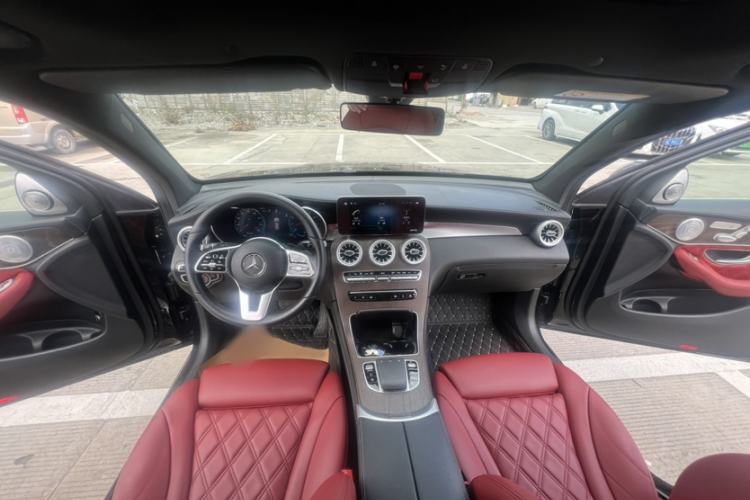 Used Mercedes-Benz GLC 2020 Facelift GLC 260 L 4MATIC Luxury Edition Interior 1