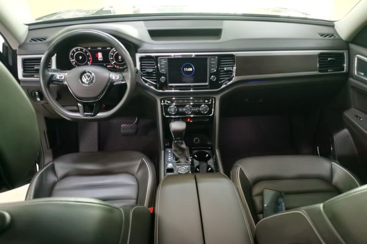 Used Volkswagen Teramont 2017 530 V6 Four-Wheel Drive Supreme Flagship Edition Center Console