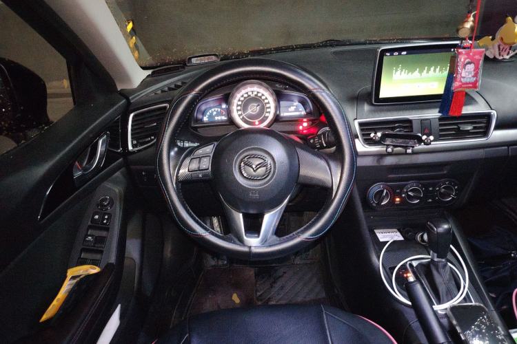 Used Mazda 3 Axela 2016 Sedan 1.5L Automatic Comfort Model