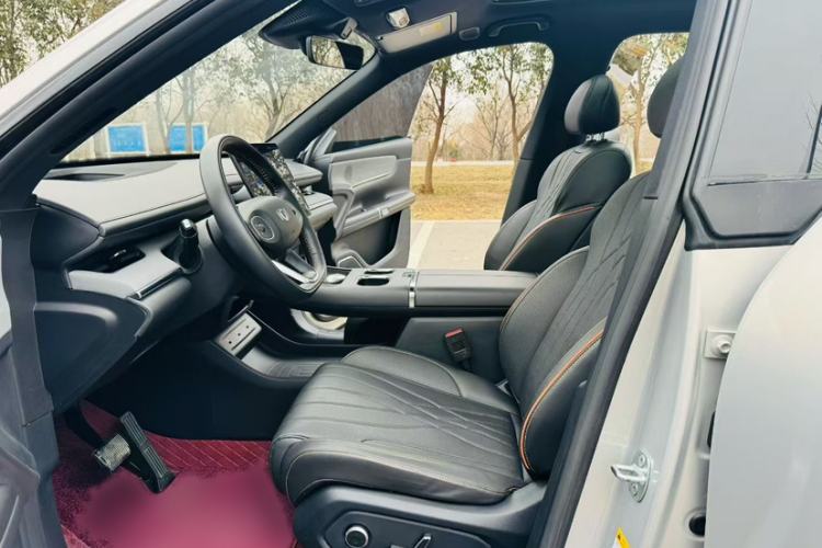 Used CHANGAN NEVO Q07 2025 215 Flagship PLUS Exterior 2