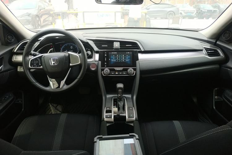 Used Honda Civic 2016 220TURBO CVT Luxury Edition Center Console
