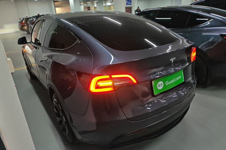 Used Tesla Model Y 2021 Long-Range All-Wheel-Drive Version 3D7